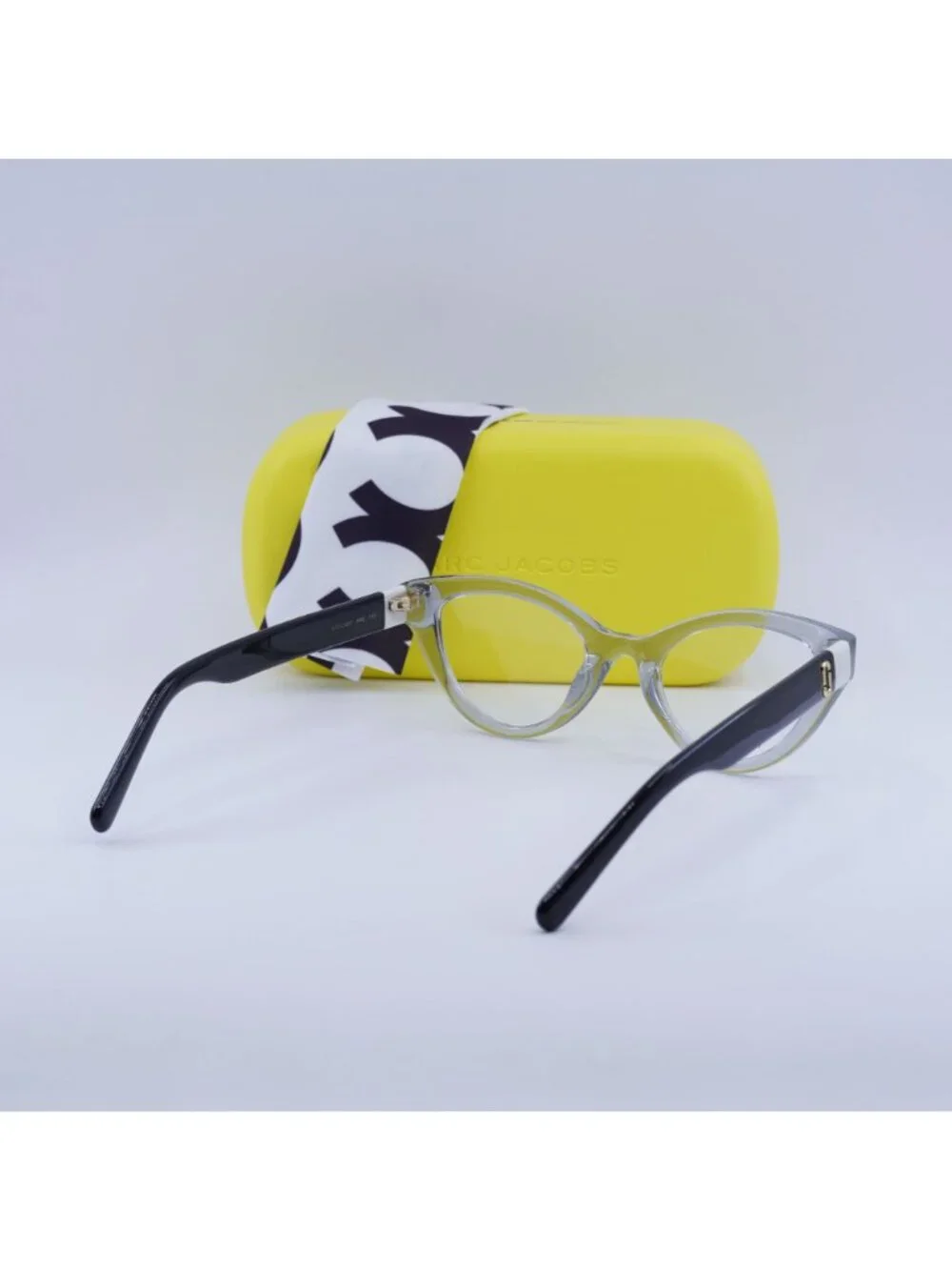 Marc Jacobs authentic marc